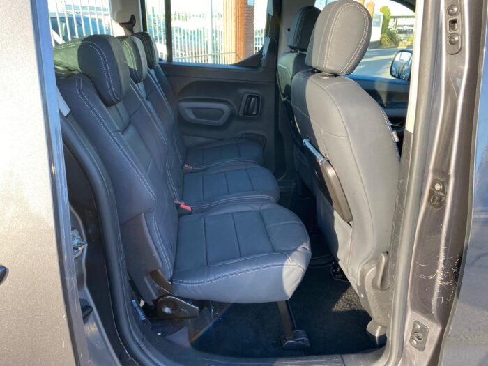 2020 Citroen Berlingo Wheelchair Accessible Vehicle Hire - Image 5